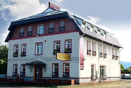 Pensiunea Byblos Piatra Neamţ Exteriör bild